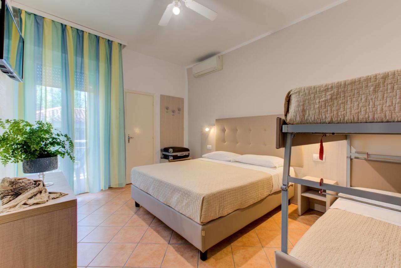 Hotel Cimarosa Riccione Habitación foto